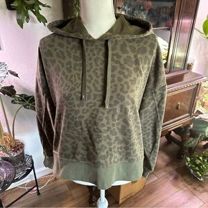 Nike women’s sweatshirt